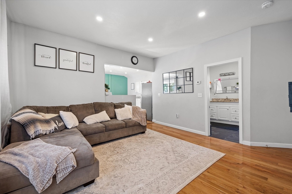 17 Riley Street Worcester, MA 01610 - Photo 8 of 27 Gallery Image 8