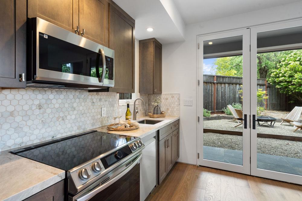 141 Lake Road Portola Valley, CA 94028 - Photo 17 of 31