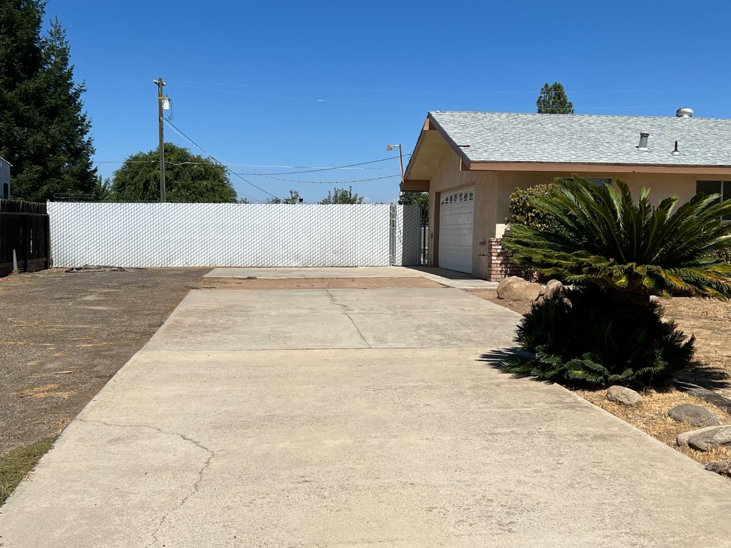 26285 Haley Way Madera, CA 93638 - Photo 2 of 33