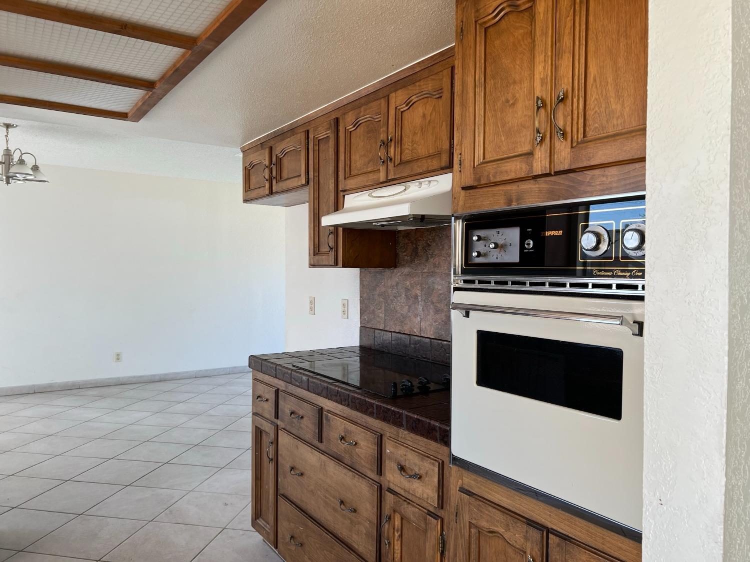 26285 Haley Way Madera, CA 93638 - Photo 4 of 33