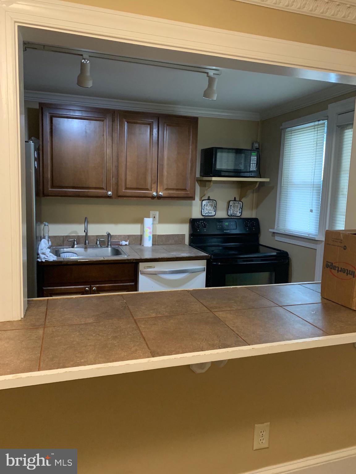 3724 Greenvale Road Baltimore, MD 21229 - Photo 3 of 11 Gallery Image 3