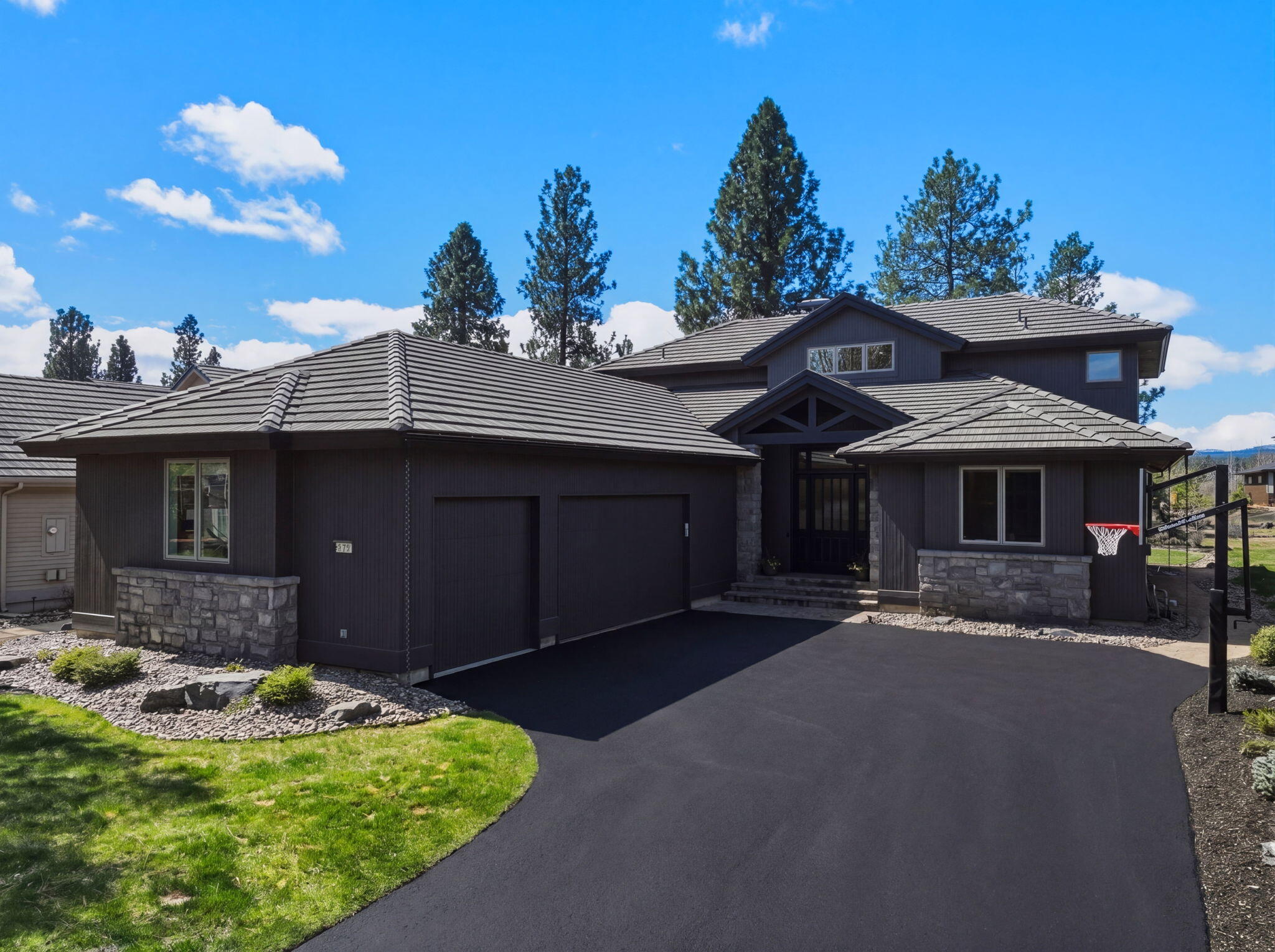 61807 Fall Creek Loop Bend, OR 97702 - Photo 2 of 39 3-web-or-mls-Riley_Visuals_003_Edit