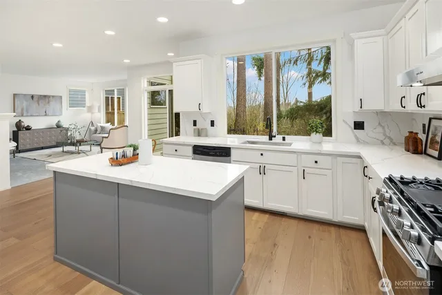 $1,200,000 | 20128 12th Avenue West, Lynnwood, WA 98036