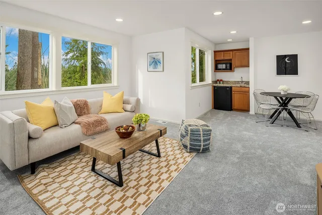 $1,200,000 | 20128 12th Avenue West, Lynnwood, WA 98036