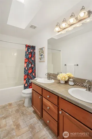 $1,200,000 | 20128 12th Avenue West, Lynnwood, WA 98036