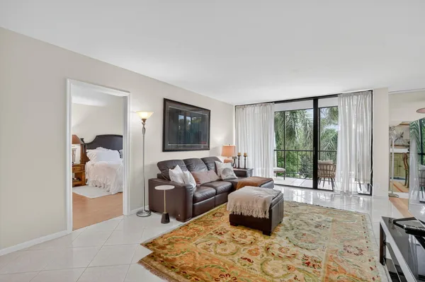 $5,500 | 6805 Willow Wood Drive, Unit 5042, Boca Raton, FL 33434