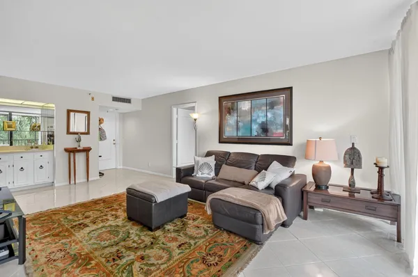 $5,500 | 6805 Willow Wood Drive, Unit 5042, Boca Raton, FL 33434