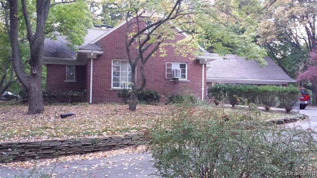30655 North Greenbriar Road Franklin, MI 48025 - Photo 2 of 7 20131026_094808.jpg