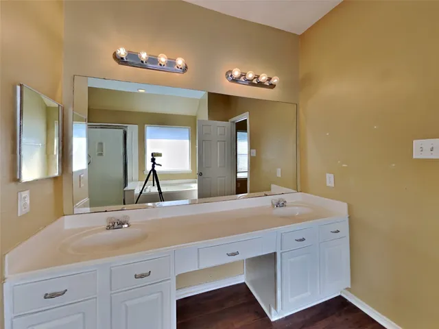 $2,390 | 149 Bristol Bend Lane, Dickinson, TX 77539