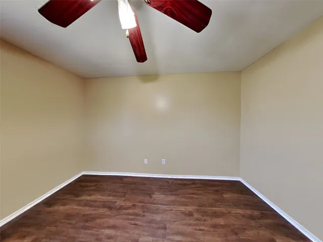 $2,390 | 149 Bristol Bend Lane, Dickinson, TX 77539