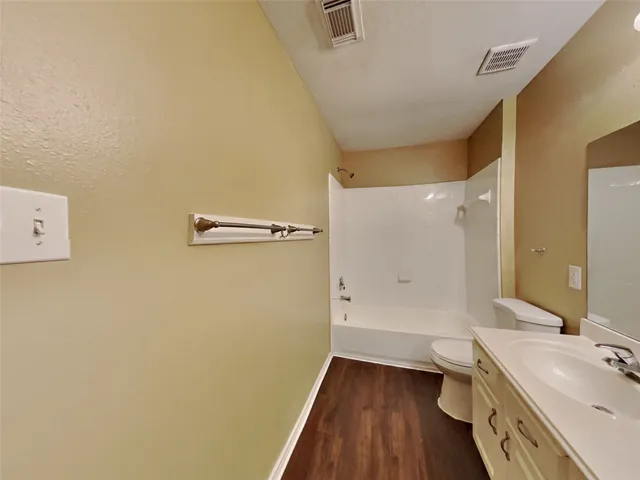 $2,390 | 149 Bristol Bend Lane, Dickinson, TX 77539