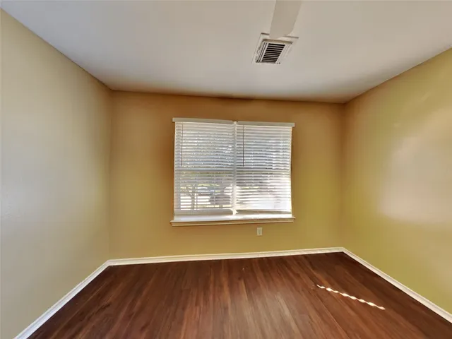 $2,390 | 149 Bristol Bend Lane, Dickinson, TX 77539