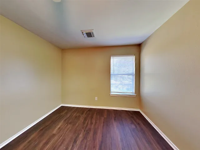 $2,390 | 149 Bristol Bend Lane, Dickinson, TX 77539