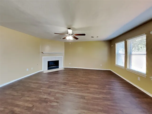 $2,390 | 149 Bristol Bend Lane, Dickinson, TX 77539