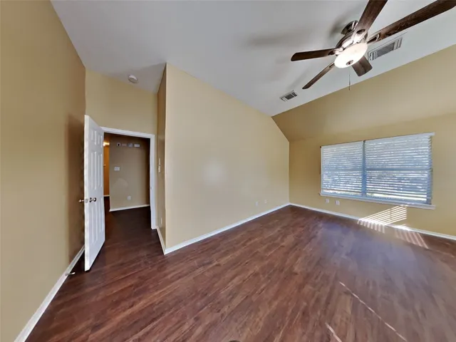 $2,390 | 149 Bristol Bend Lane, Dickinson, TX 77539