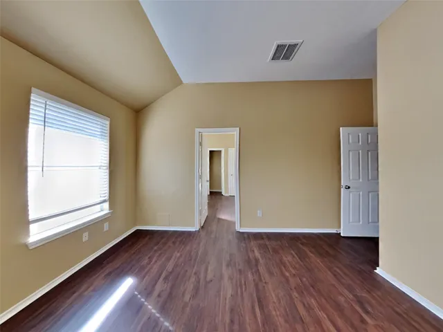 $2,390 | 149 Bristol Bend Lane, Dickinson, TX 77539