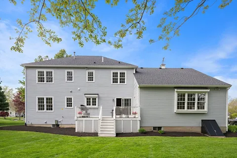 $1,349,000 | 11 Rose Farm Lane, Woburn, MA 01801
