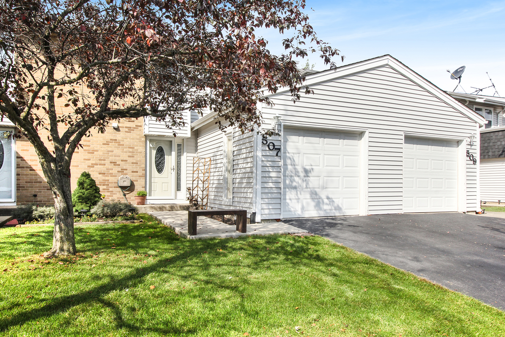507 Julie Road, Unit 507 Bolingbrook, IL 60440 - Photo 2 of 24