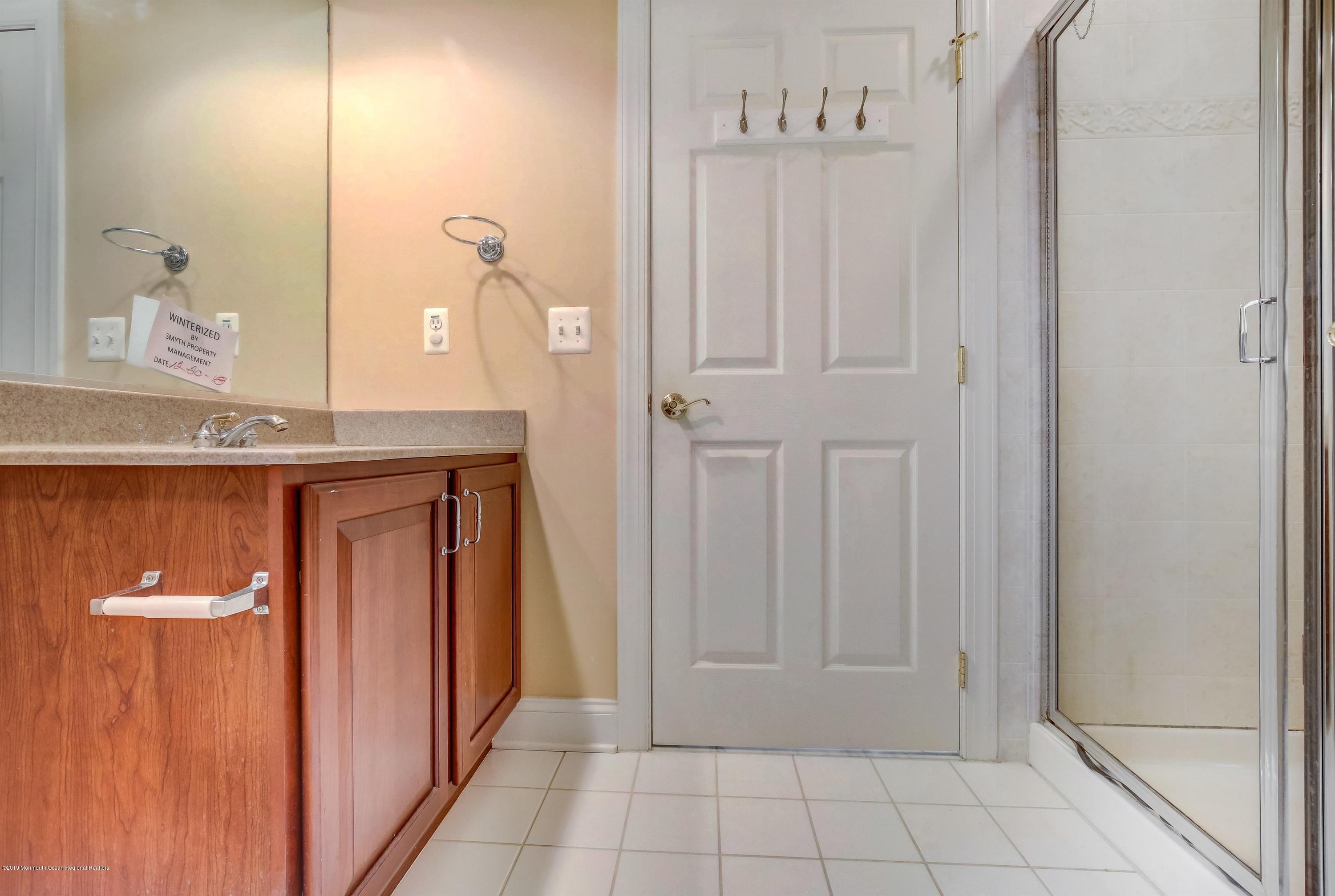 3 Kipling Court Marlboro, NJ 07746 - Photo 25 of 42 021_Bathroom