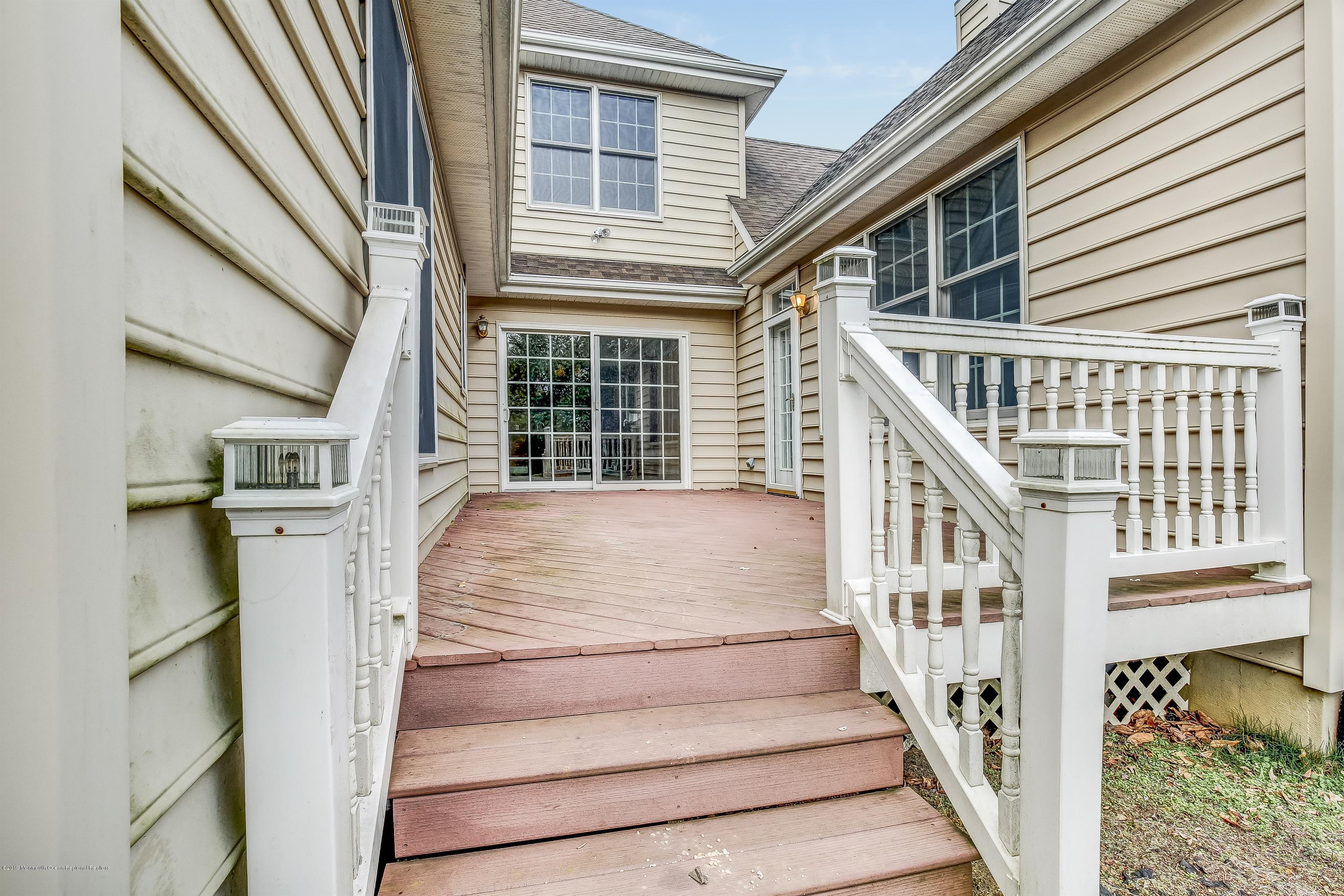 3 Kipling Court Marlboro, NJ 07746 - Photo 38 of 42 034_Backyard