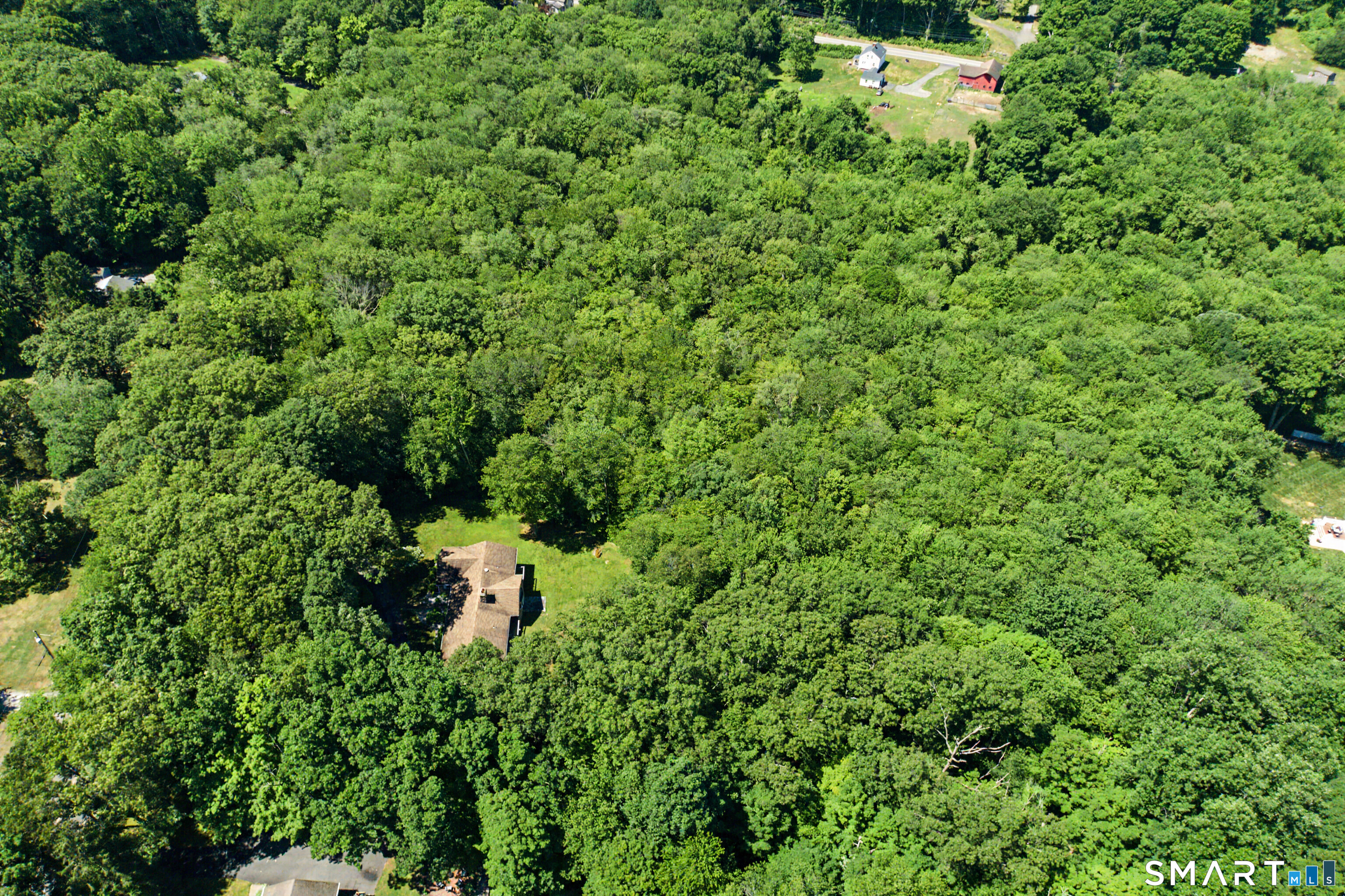 370 Hubbard Road Haddam, CT 06441 - Photo 4 of 39