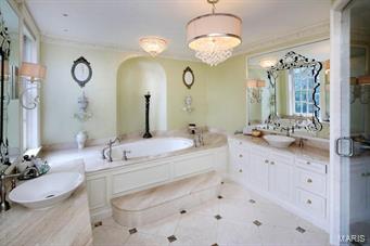 10 Apple Tree Lane Ladue, MO 63124 - Photo 14 of 17