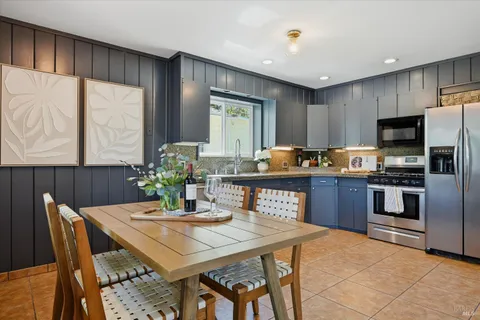 $799,950 | 15 Ward Street, Healdsburg, CA 95448