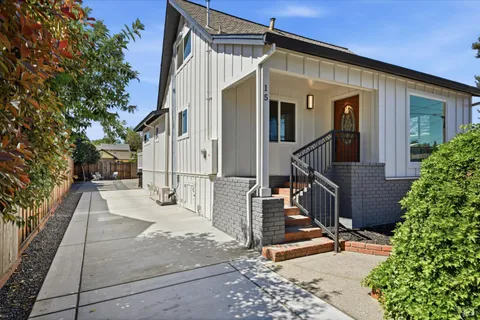 $799,950 | 15 Ward Street, Healdsburg, CA 95448