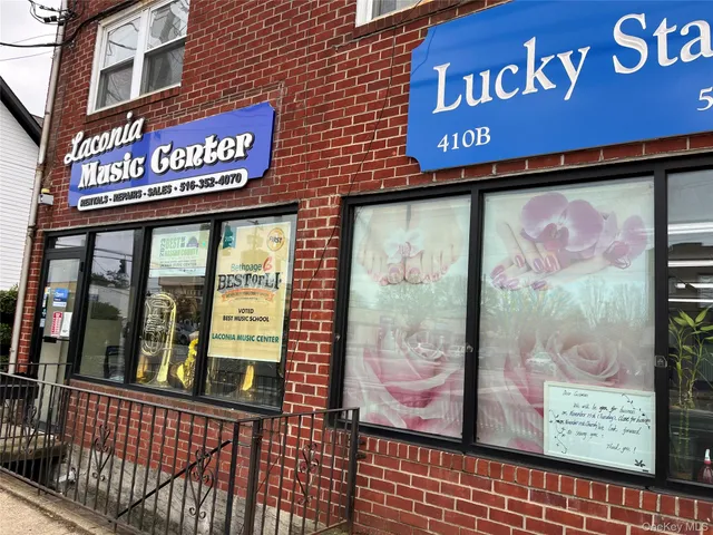 a close up of a street sign