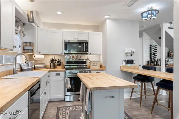 $3,195 | 4304 East Milton Drive, Cave Creek, AZ 85331