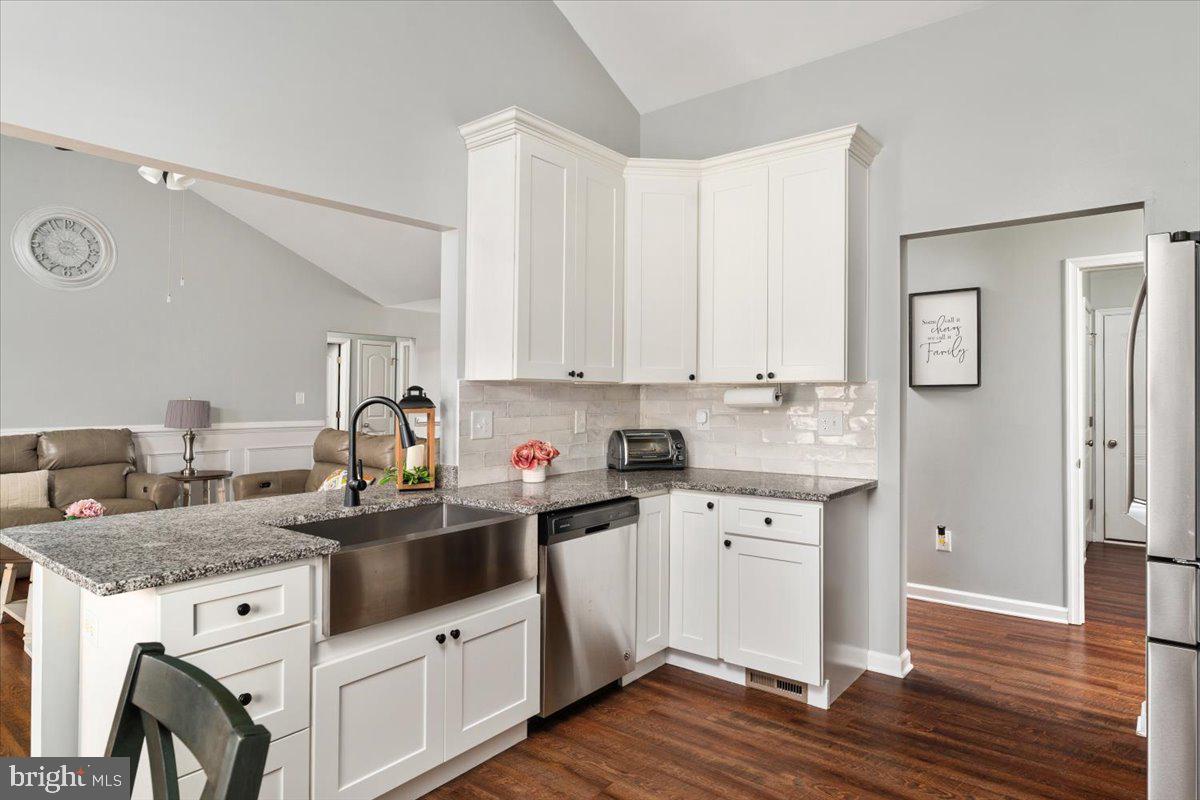 352 Basset Lane Ranson, WV 25438 - Photo 20 of 59