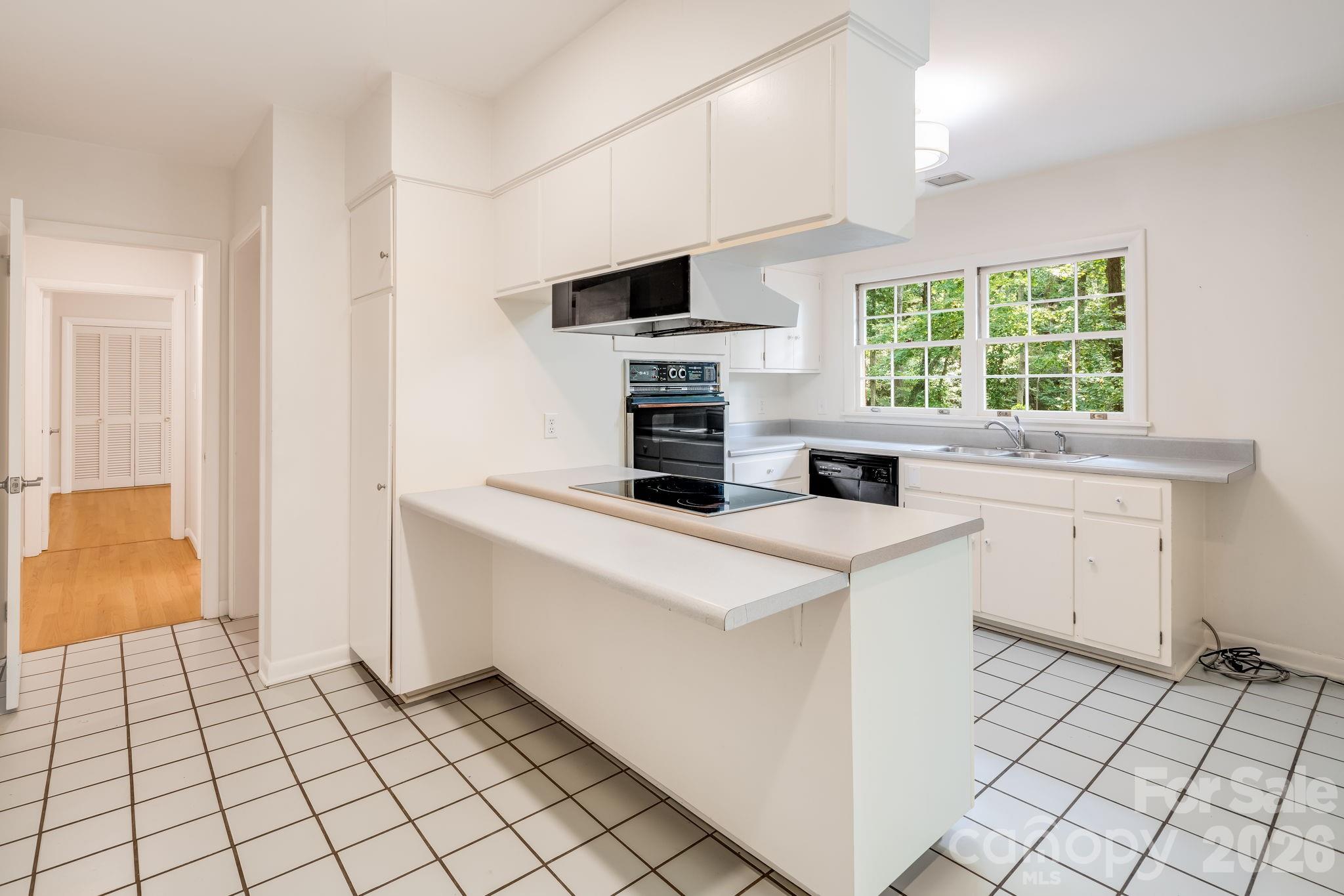 165 Cherokee Road Asheville, NC 28804 - Photo 13 of 37 Gallery Image 13