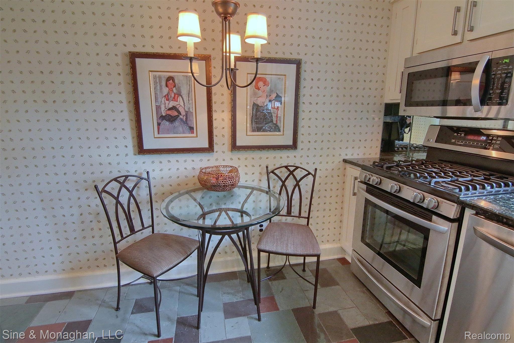 422 Moran Road Grosse Pointe, MI 48236 - Photo 14 of 33 14-Breakfast Nook.jpg