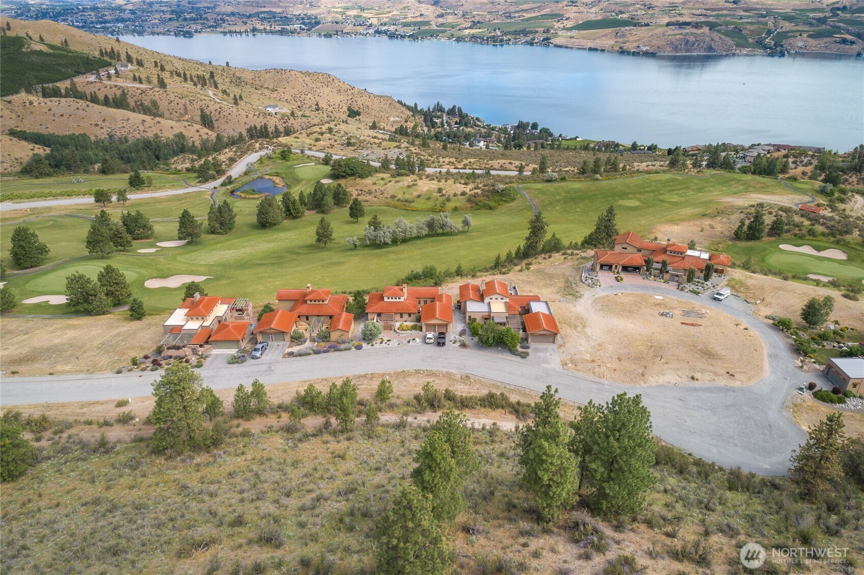 227 Bandera Way Chelan, WA 98816 - Photo 3 of 10