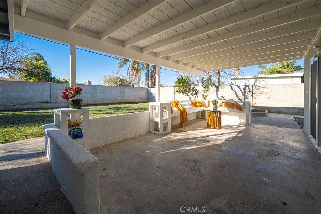 10337 Pendleton Street Riverside, CA 92505 - Photo 8 of 40