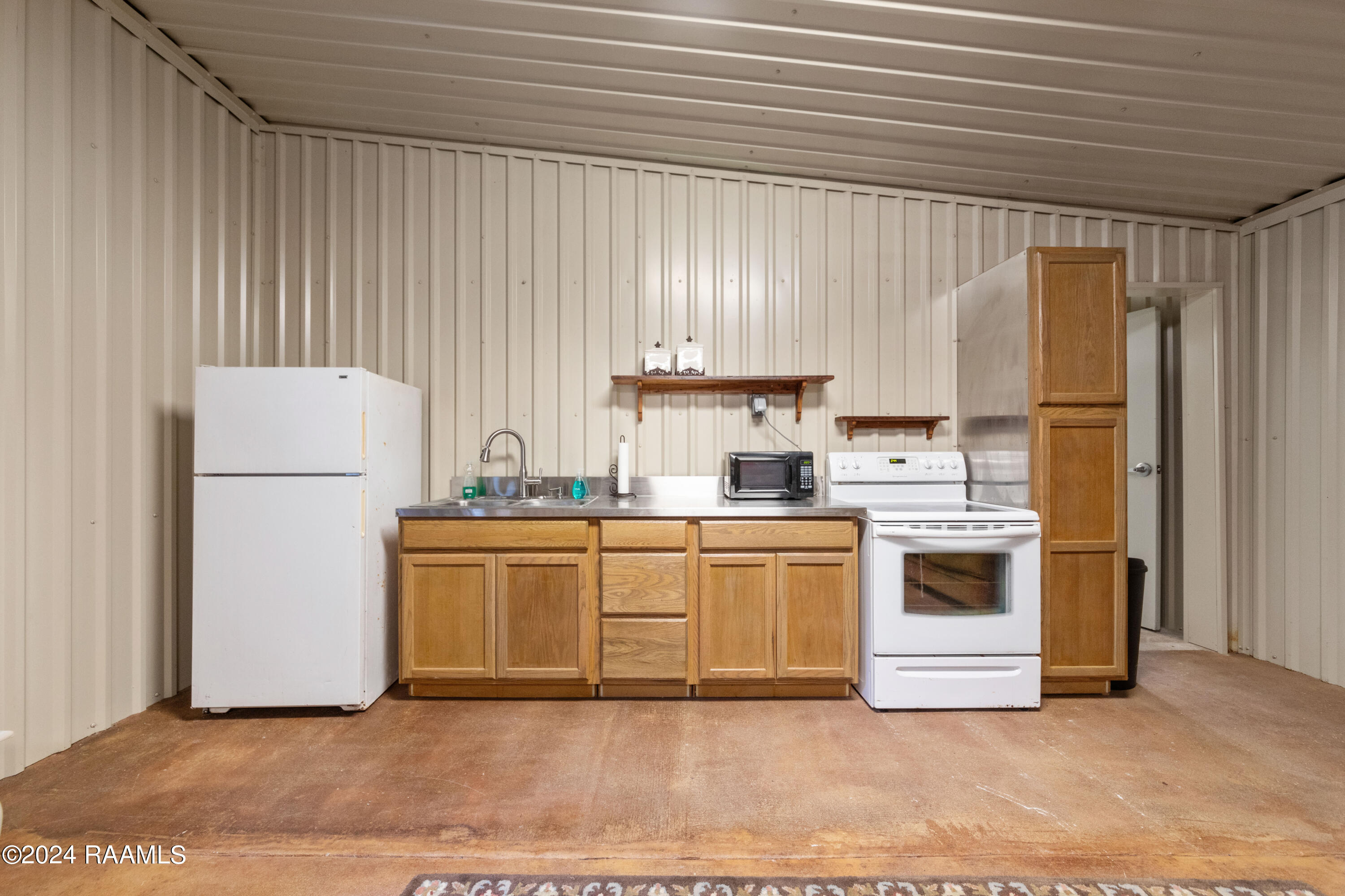 1082 Herman Dupuis Road Breaux Bridge, LA 70517 - Photo 30 of 40 Shop house kitchen