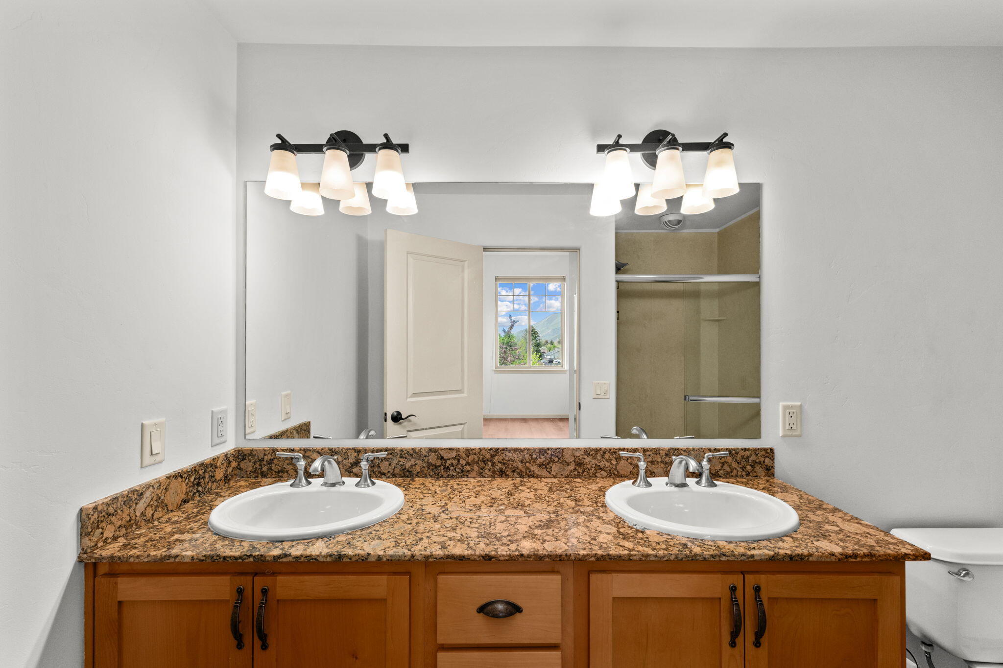 861 Countryside Boulevard Hailey, ID 83333 - Photo 10 of 29 Primary Bathroom