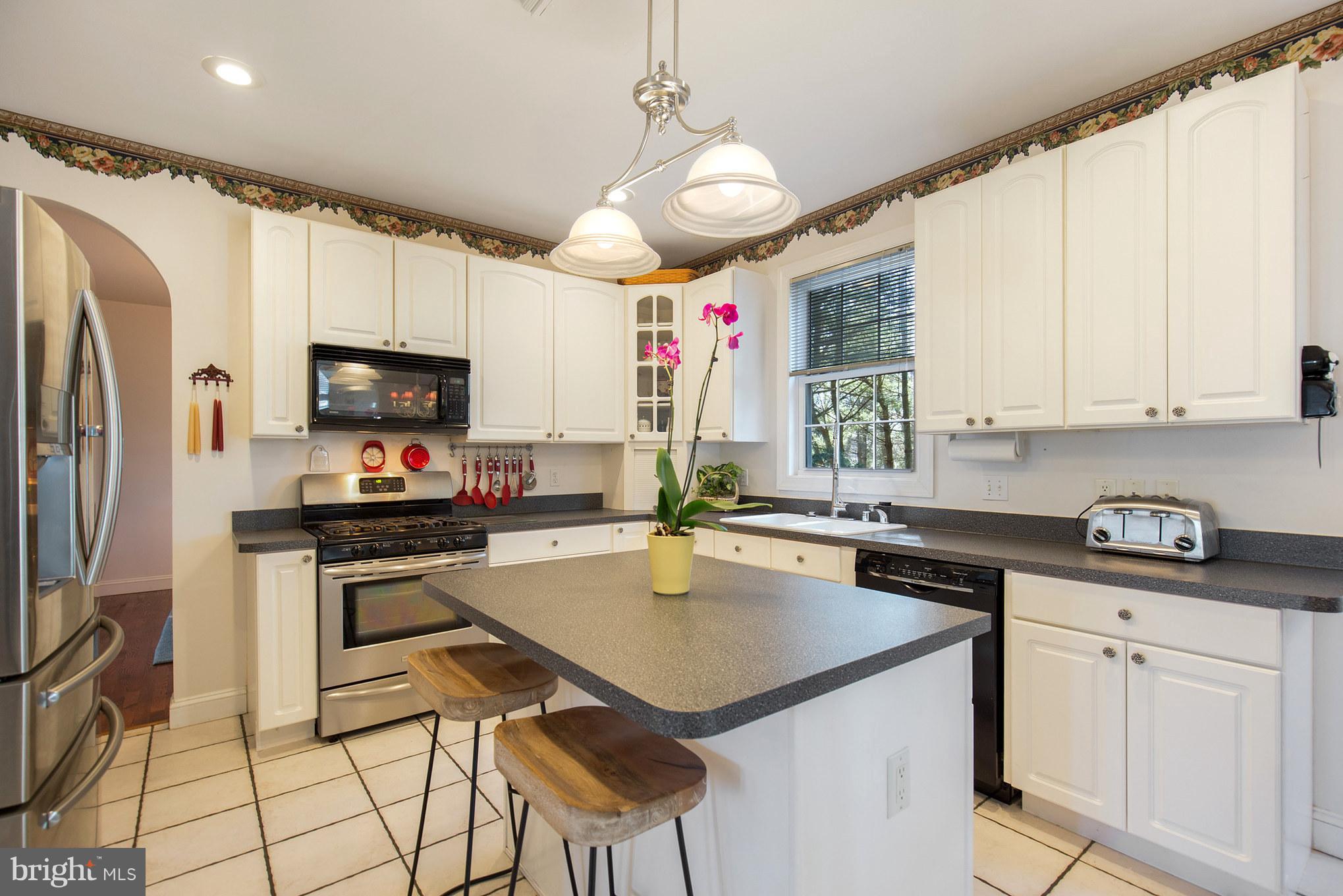268 Swaggers Point Road Solomons, MD 20688 - Photo 6 of 27 High ceilings, island & recessed lighting