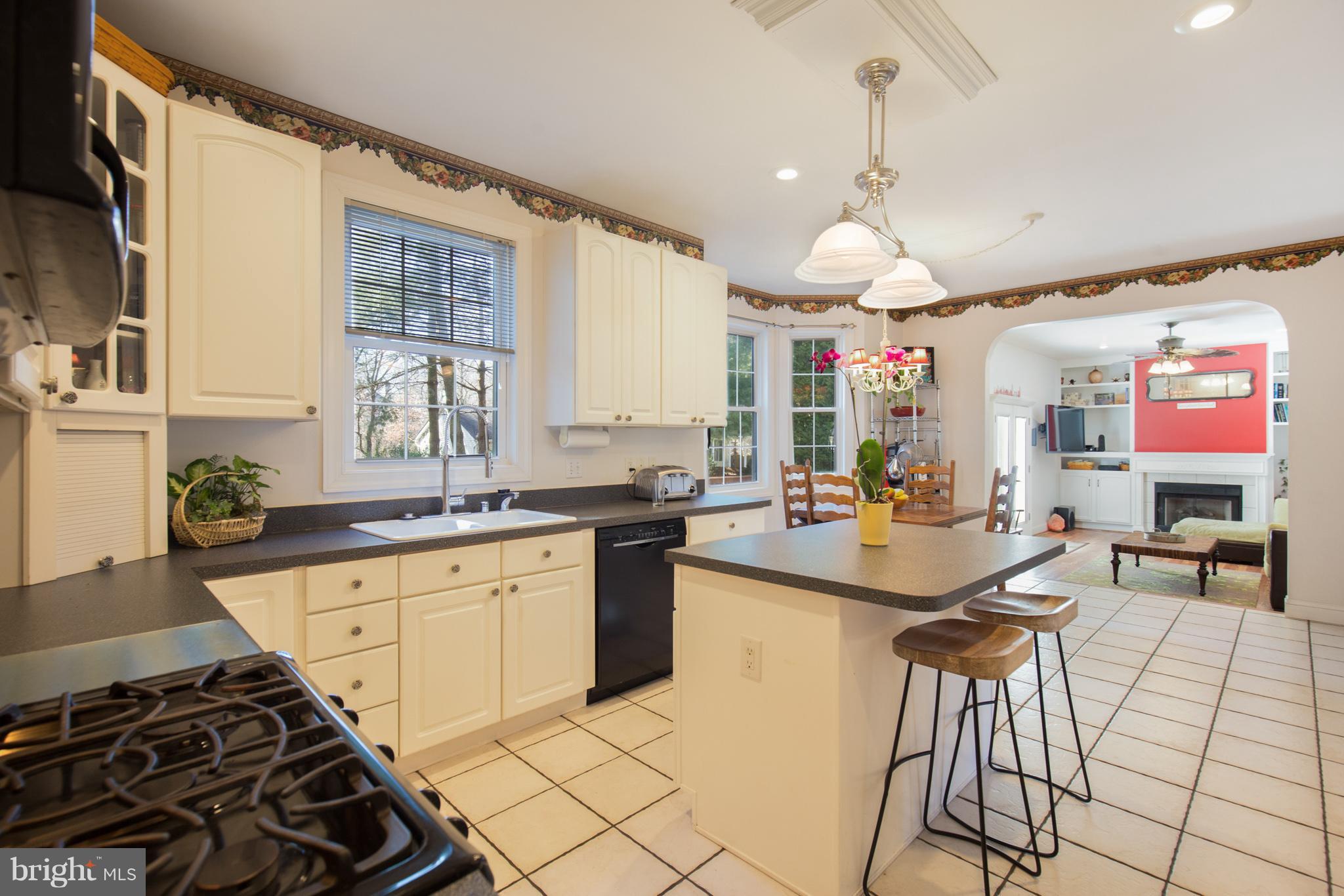 268 Swaggers Point Road Solomons, MD 20688 - Photo 8 of 27 Kitchen flows easily into FR