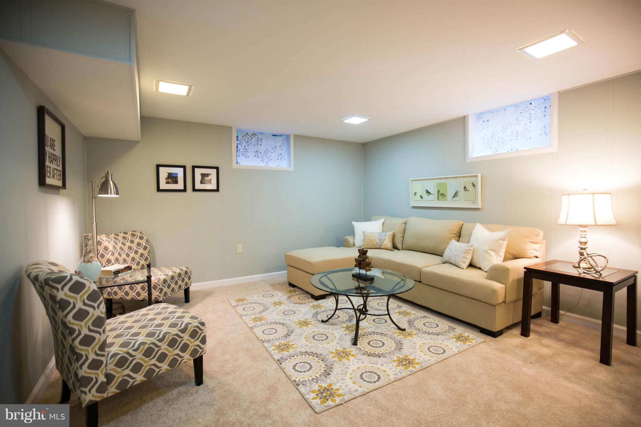 9213 Bradford Road Silver Spring, MD 20901 - Photo 22 of 30 Family Room