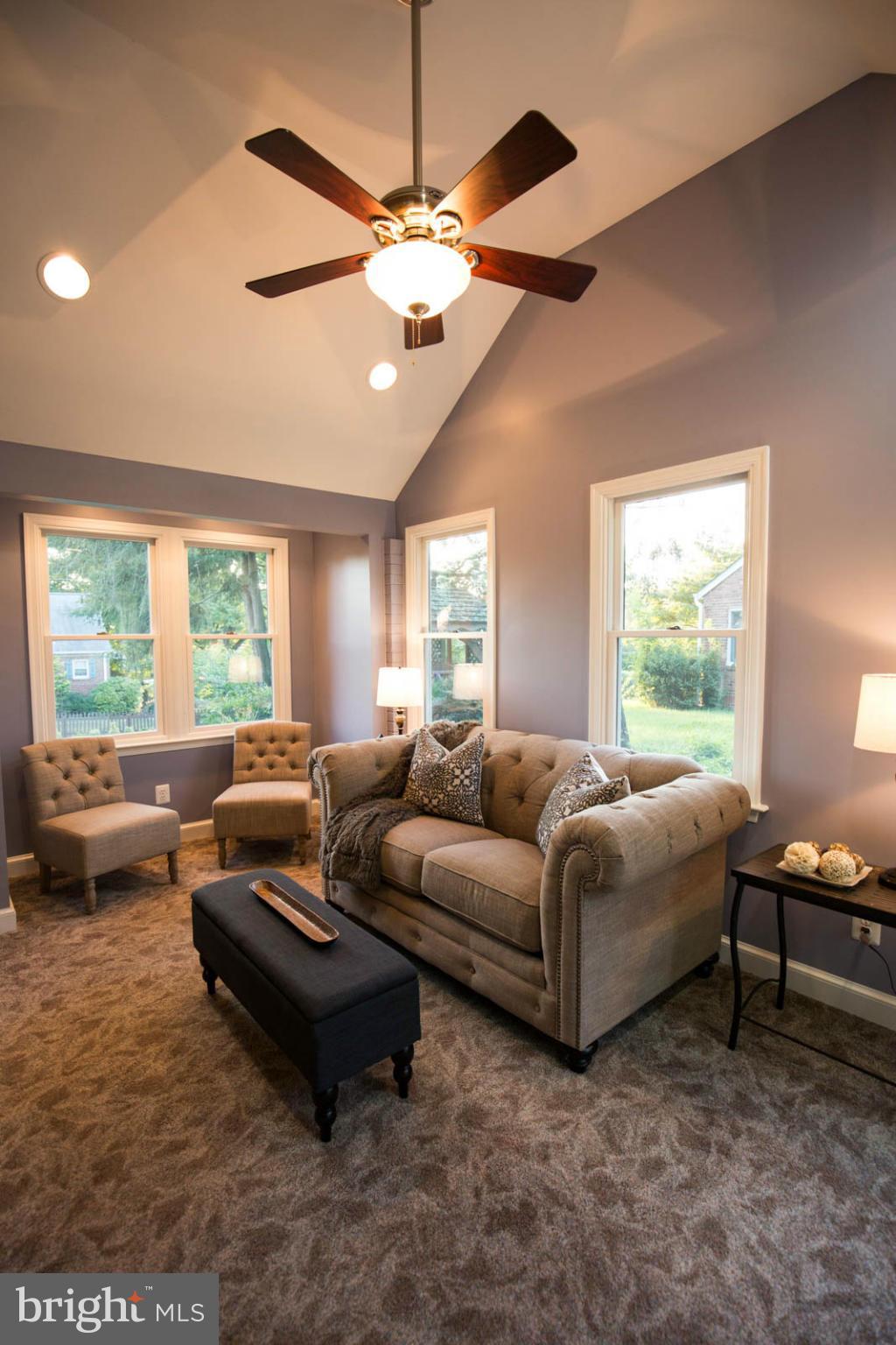 9213 Bradford Road Silver Spring, MD 20901 - Photo 10 of 30 Family Room