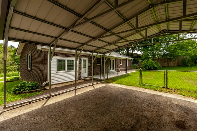 $279,900 | 4725 Austin Peay Highway, Westmoreland, TN 37186