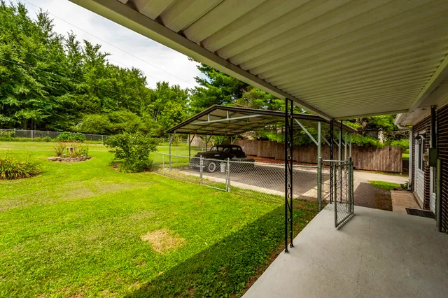 $279,900 | 4725 Austin Peay Highway, Westmoreland, TN 37186