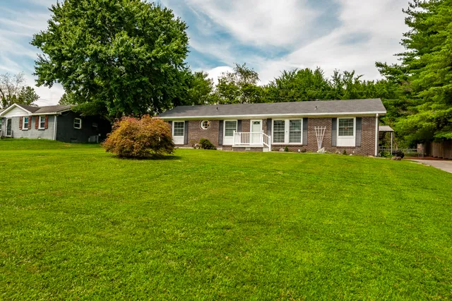 $279,900 | 4725 Austin Peay Highway, Westmoreland, TN 37186