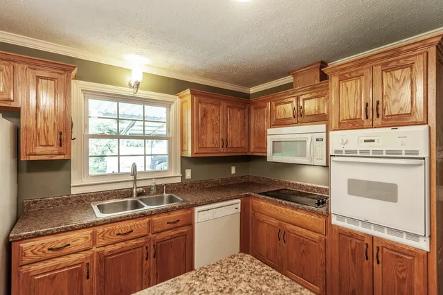 $279,900 | 4725 Austin Peay Highway, Westmoreland, TN 37186