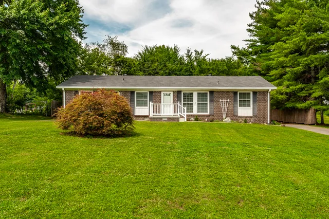 $279,900 | 4725 Austin Peay Highway, Westmoreland, TN 37186