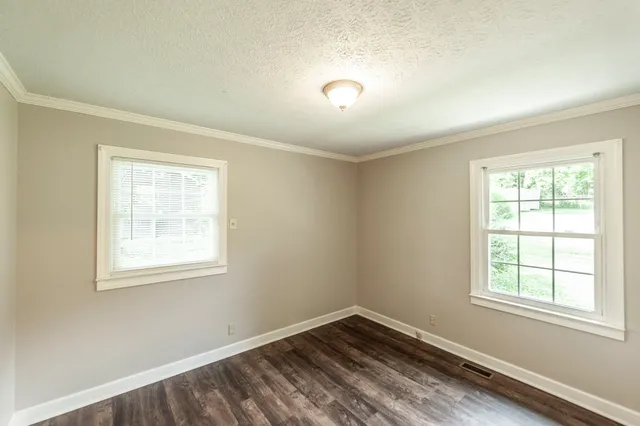 $279,900 | 4725 Austin Peay Highway, Westmoreland, TN 37186