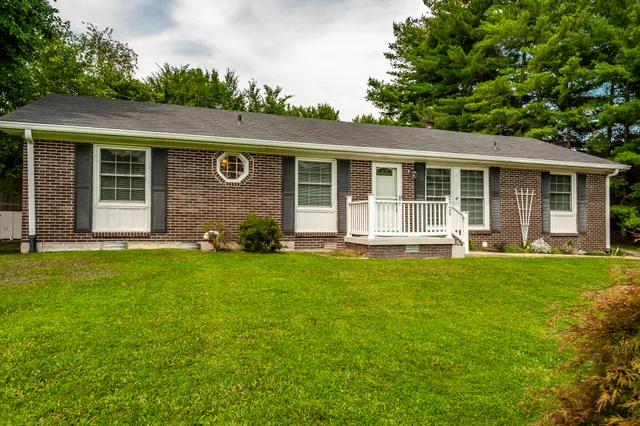 $279,900 | 4725 Austin Peay Highway, Westmoreland, TN 37186