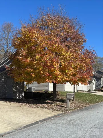 $392,000 | 31 Tisha Lane, Hendersonville, NC 28739