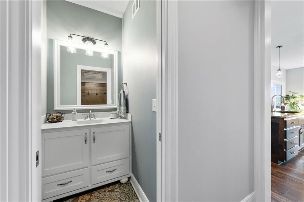5003 North 145th Street Basehor, KS 66007 - Photo 11 of 47